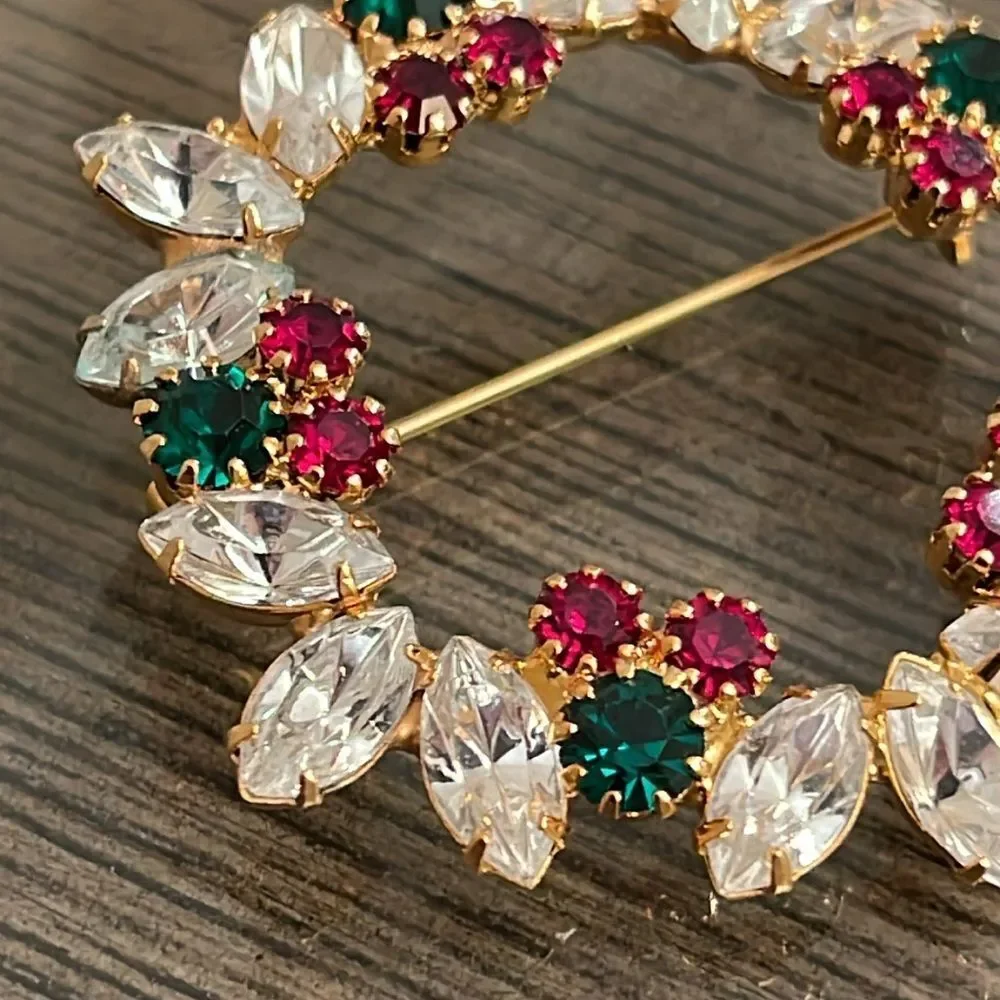 Vintage Christmas Pin Rhinestone Wreath Red, Green & Clear Gems Holiday Brooch